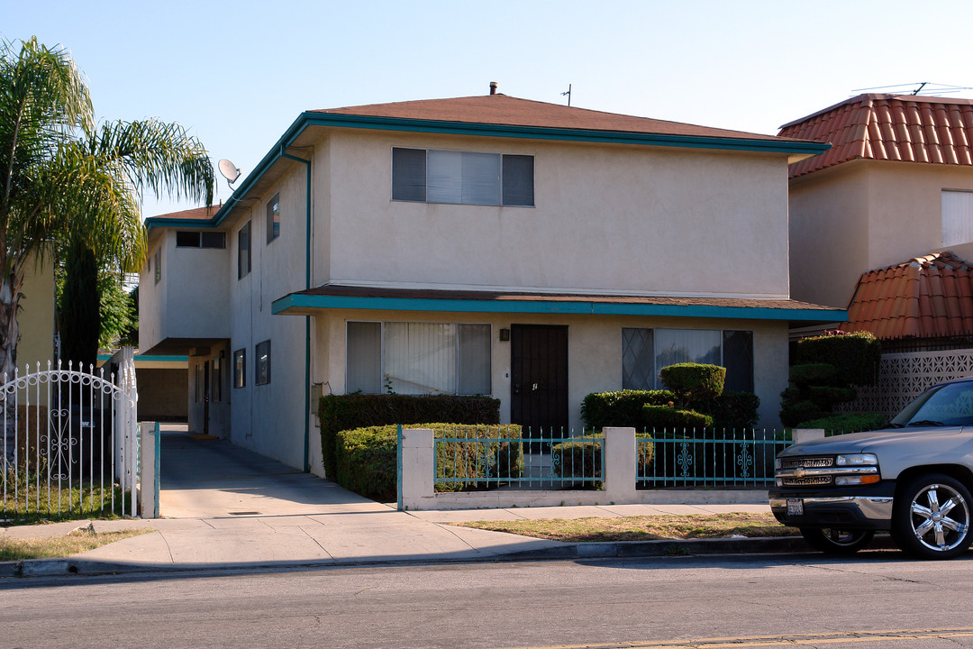 559 Hyde Park Pl in Inglewood, CA - Foto de edificio