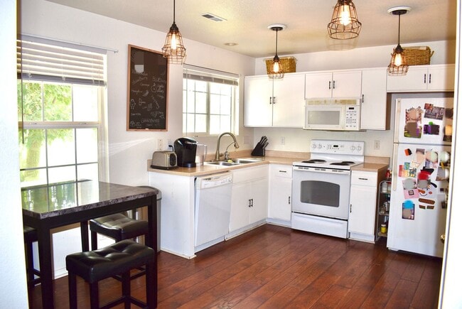 10700 Kimblewyck Cir in Northglenn, CO - Foto de edificio - Building Photo