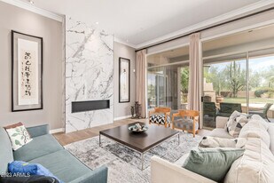 7944 E Parkview Ln in Scottsdale, AZ - Building Photo