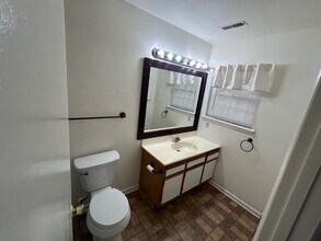 187 Meadow Ridge Rd in Absecon, NJ - Building Photo - Building Photo