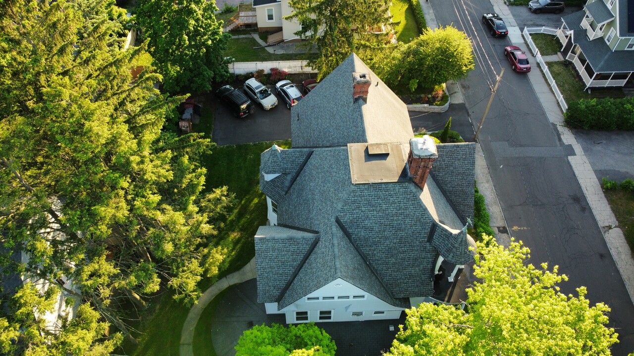 116 Fairview Ave in Naugatuck, CT - Building Photo