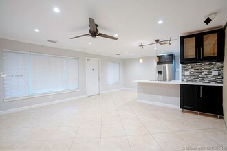 1700 NE 56th St-Unit -1 in Fort Lauderdale, FL - Building Photo - Building Photo