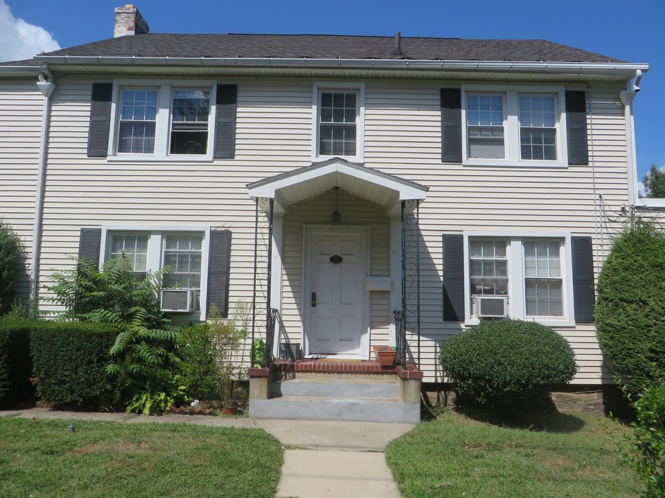 79 Carhart Ave in White Plains, NY - Foto de edificio