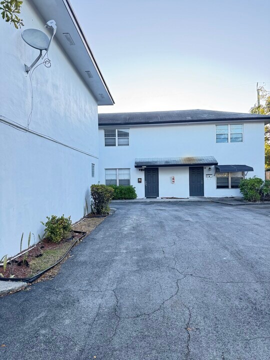 1032 S A St in Lake Worth Beach, FL - Foto de edificio