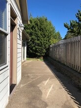 4050 Evergreen Ave in Depoe Bay, OR - Building Photo - Building Photo