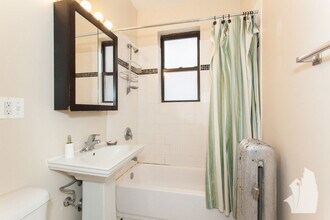 432 W Surf St in Chicago, IL - Building Photo - Building Photo