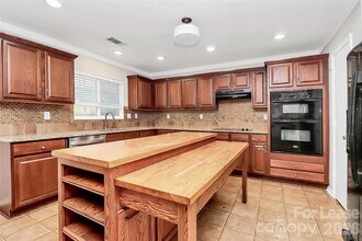 15611 Normans Landing Dr in Charlotte, NC - Building Photo - Building Photo