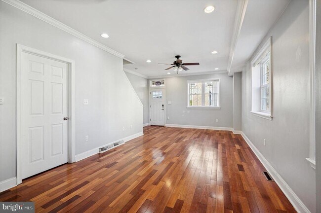 389 Conarroe St in Philadelphia, PA - Foto de edificio - Building Photo