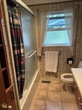 410 Terrahue Rd in Victoria, BC - Building Photo - Building Photo