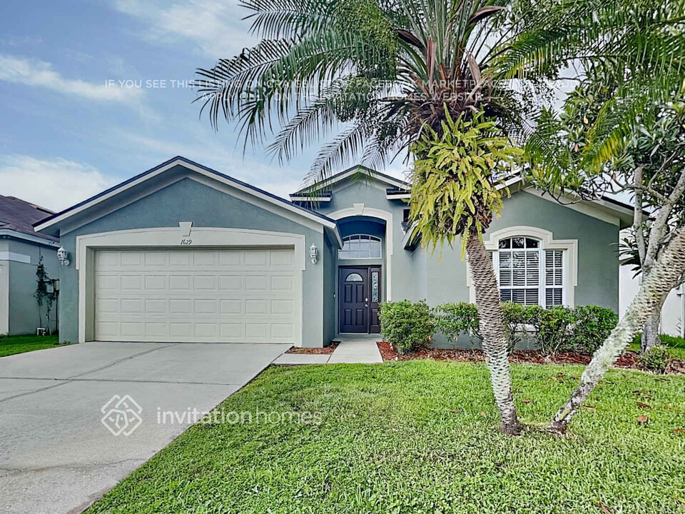 1629 Maximilian Dr in Zephyrhills, FL - Building Photo