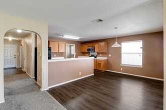 8410 Sea Rim Dr in Converse, TX - Building Photo - Building Photo