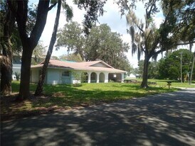 1701 NW 22nd St in Crystal River, FL - Building Photo