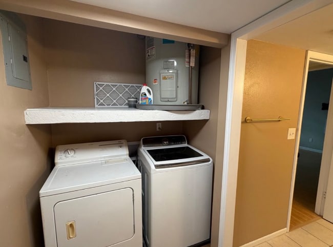 463 Down Hill Dr in Ballwin, MO - Building Photo - Building Photo