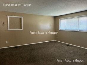 27 Stadia Dr in Franklin, OH - Building Photo - Building Photo