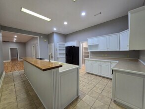 900 Race Track Rd in Sumter, SC - Foto de edificio - Building Photo