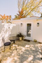 6007 N Orange Blossom Ave, Unit Guest House in Tampa, FL - Foto de edificio - Building Photo