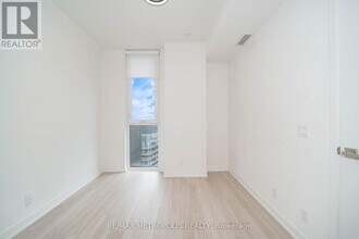 30 Tretti Wy in Toronto, ON - Building Photo - Building Photo