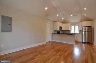 400 W Wayne Ave in Wayne, PA - Building Photo - Building Photo