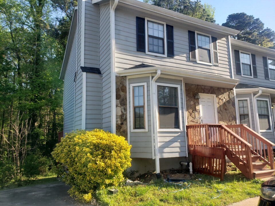 2538 Sweetridge Ct in Lithia Springs, GA - Building Photo