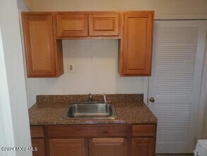235 Bay Ave in Leonardo, NJ - Building Photo - Building Photo