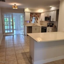 2437 Sunset Ave in Naples, FL - Building Photo - Building Photo