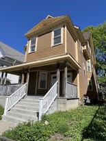 210 Woodlawn Terrace in Waterbury, CT - Building Photo