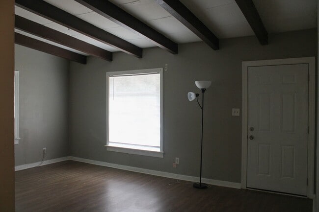1303 Downing St SW in Wilson, NC - Foto de edificio - Building Photo