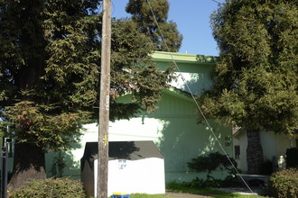 565-567 Shepherd Ave in Hayward, CA - Foto de edificio - Building Photo