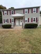 11 Park Manor Ct in Glen Cove, NY - Building Photo