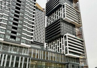 4015 The Exchange in Mississauga, ON - Building Photo - Building Photo