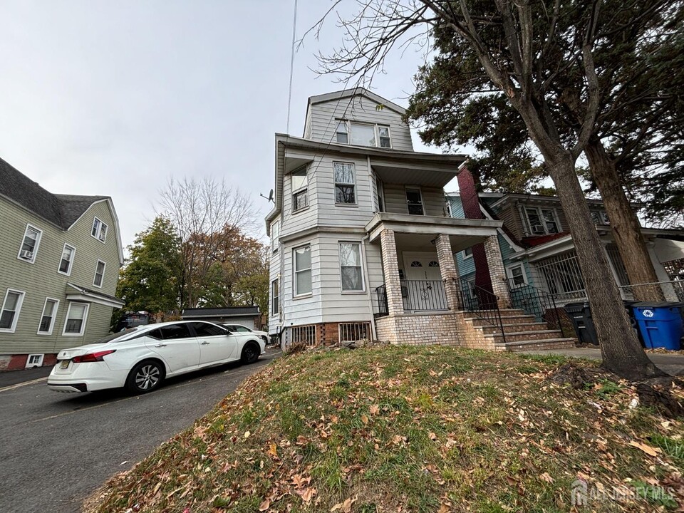 555 Sanford Ave in Newark, NJ - Building Photo