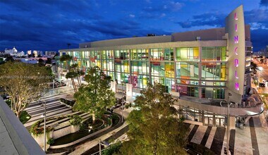 1250 Lincoln Rd in Miami Beach, FL - Building Photo - Building Photo