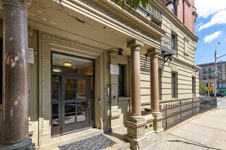 Clifton in New York, NY - Building Photo - Building Photo