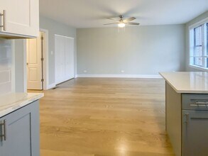 3620 N Marshfield Ave, Unit 1B in Chicago, IL - Building Photo - Building Photo