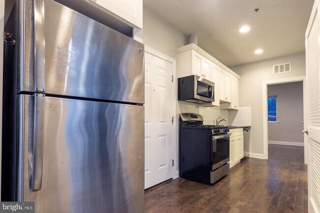 1214 N Front St photo'