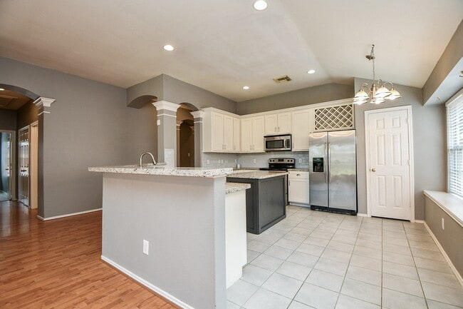 property at 4622 Forest Home Dr