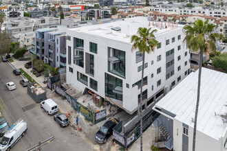 718 N Hudson Ave in Los Angeles, CA - Building Photo - Building Photo