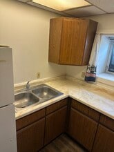 305 W Railroad St, Unit #3 in Lena, IL - Foto de edificio - Building Photo