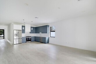 17780 Thelma Ave in Jupiter, FL - Building Photo - Building Photo