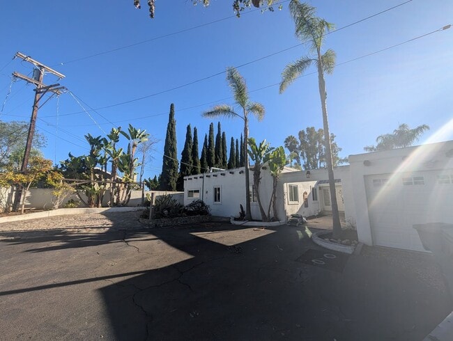 1139 Anza Ave in Vista, CA - Building Photo - Building Photo