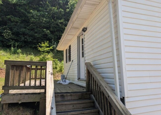 56 Sand Lick Rd in Mc Kee, KY - Building Photo - Building Photo