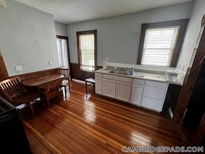 32 Cedar St in Cambridge, MA - Foto de edificio - Building Photo