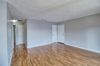 13760 Orange Sunset Dr in Tampa, FL - Building Photo - Building Photo