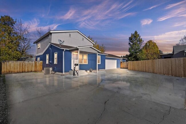 property at 3718 Custer Dr