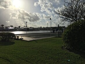 2004 S Federal Hwy, Unit D102 in Boynton Beach, FL - Building Photo - Building Photo