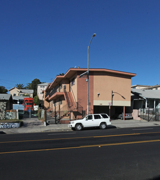 1235 N Virgil Ave in Los Angeles, CA - Building Photo