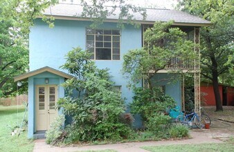 3904 Wrightwood Rd in Austin, TX - Building Photo - Building Photo