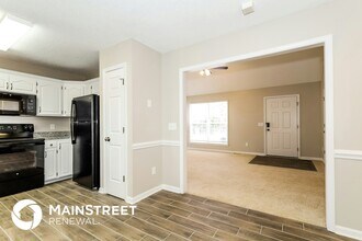 1323 Tucker Rd in Monroe, NC - Foto de edificio - Building Photo