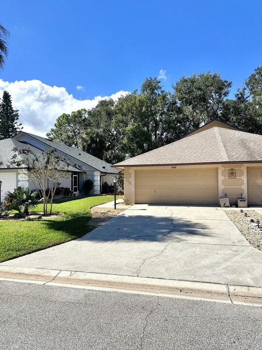 828 Brimfield Ct in Port Orange, FL - Building Photo