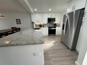 141 SE 3rd Ave in Dania Beach, FL - Building Photo - Building Photo